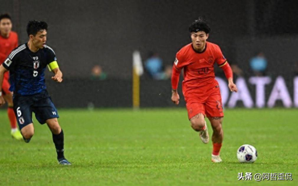 芒果体育-关于板球总决赛焦点战：江汉天狼队强势横扫钱塘白虎队，新星闪耀。防线高度稳定的信息