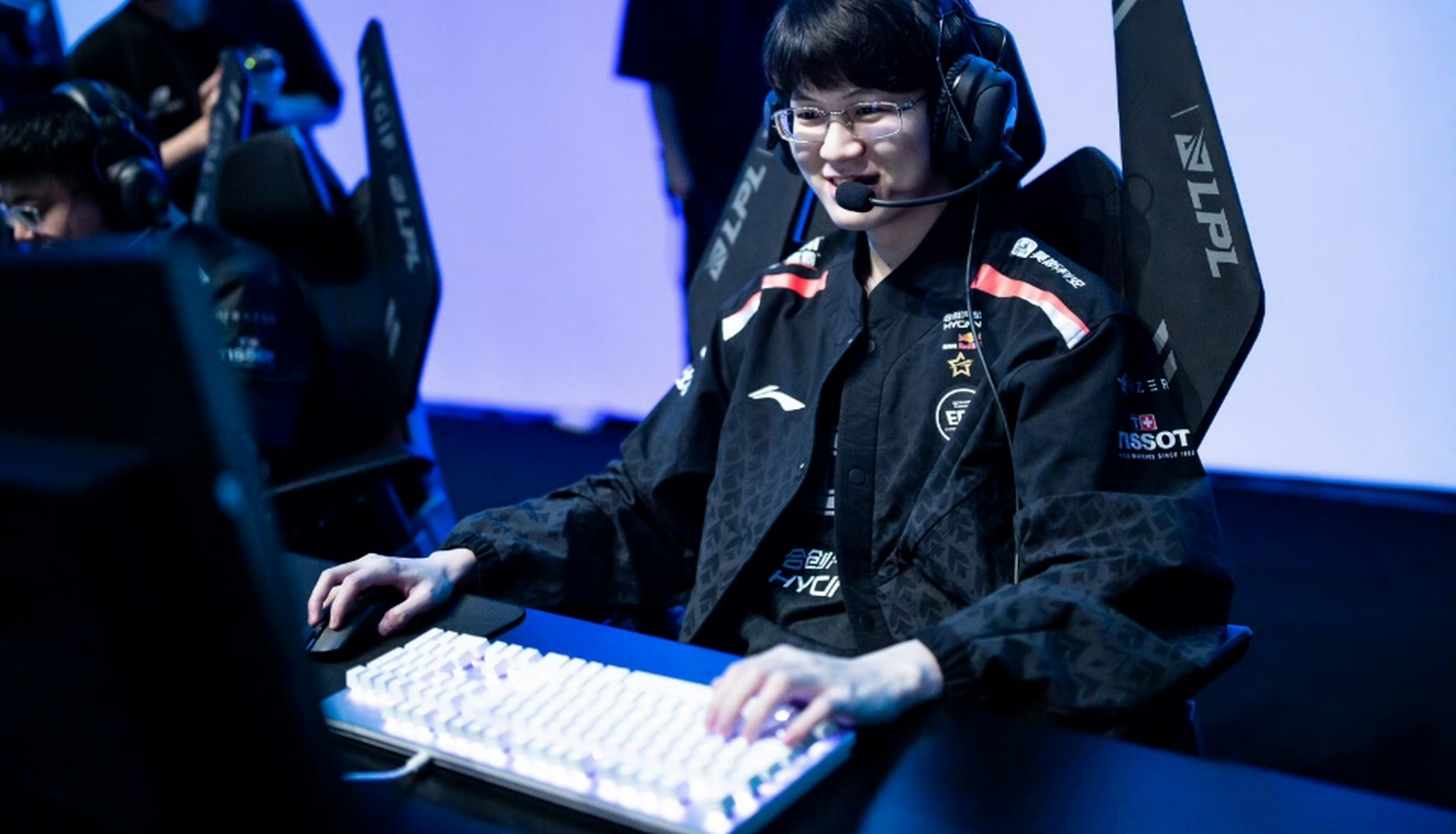 芒果体育-Doinb回归赛场，精彩发挥首场状态亮眼，RNG观众沸腾！的简单介绍